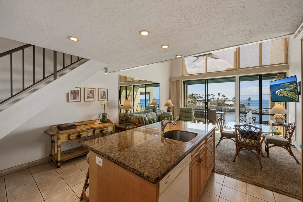 Oceanfront 2br Loft With Sunset Views - Unit C23 1 Bedroom Condo