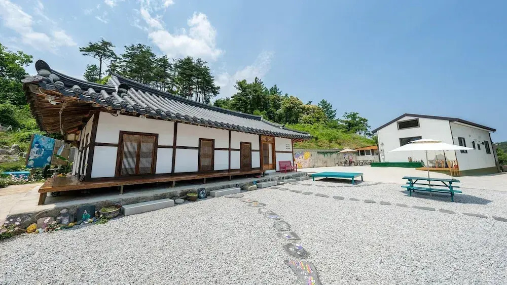 Gangneung ggabinejip hanok pension