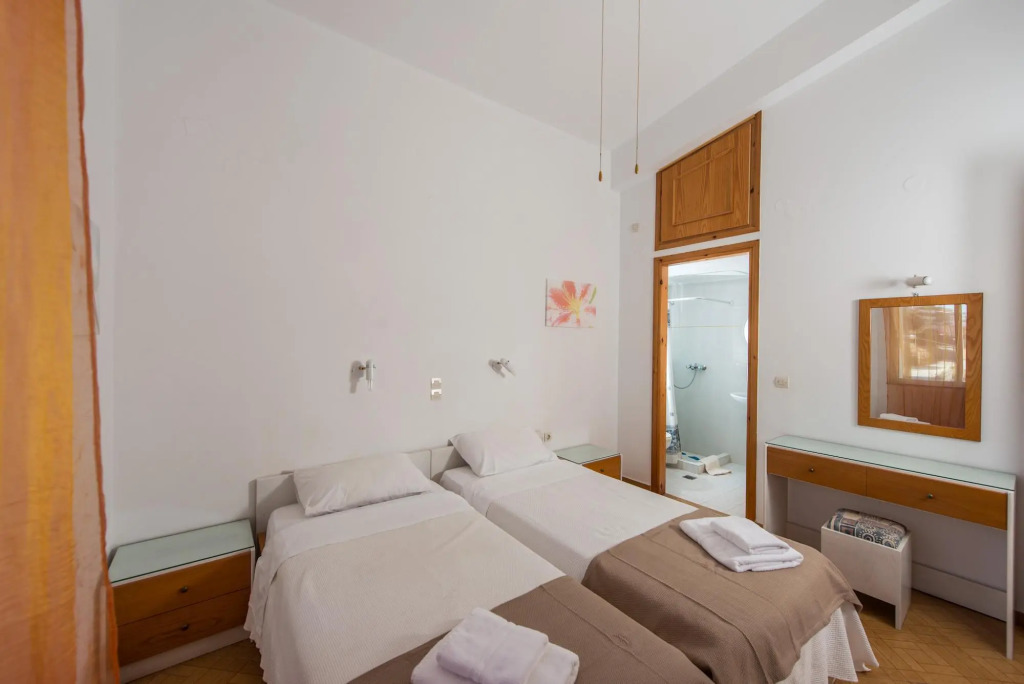 Rouladina Apt 5 in Stalos