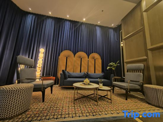 Yuyue E-Sports Hotel (Tianjin Xiangluo Bay Binhai High-Speed Railway Station)