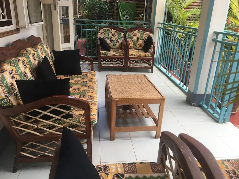 African Roots Guesthouse Entebbe