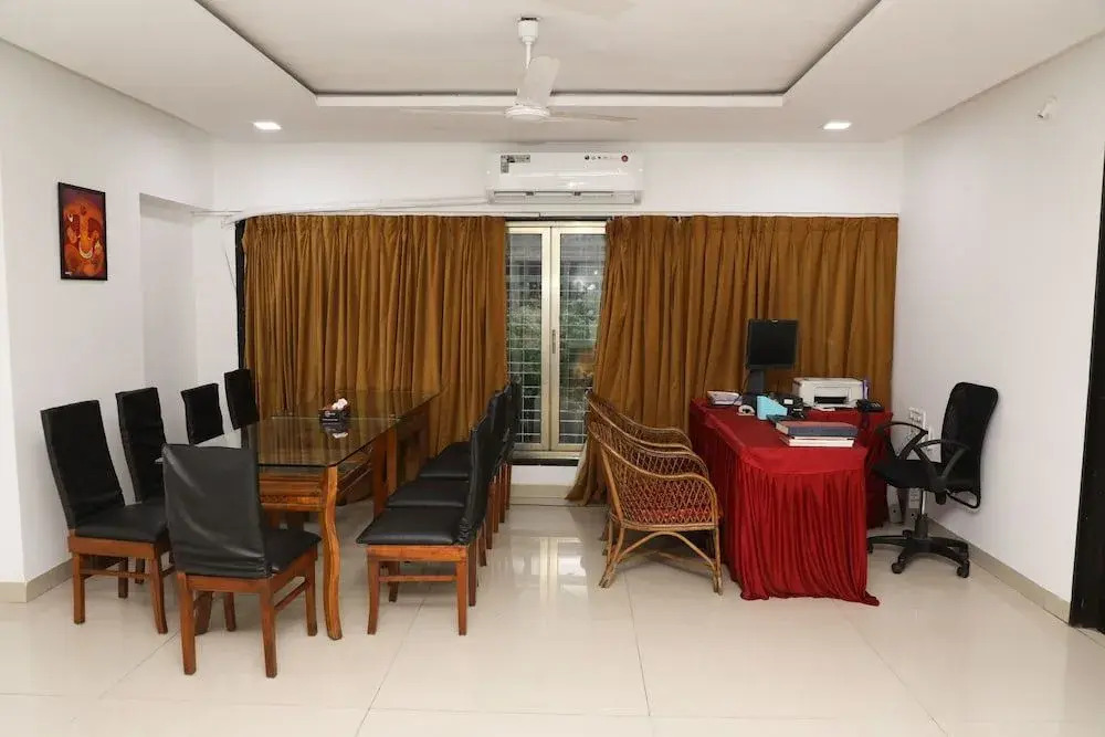 OYO 7150 Apartment Metro View Residency