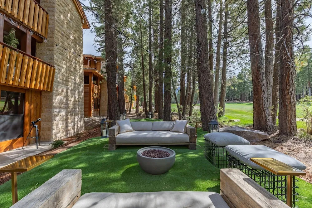 Obsidian 7 Deluxe 5000 sq ft House, Private Jacuzzi and Movie Theater, Close to Eagle by RedAwning