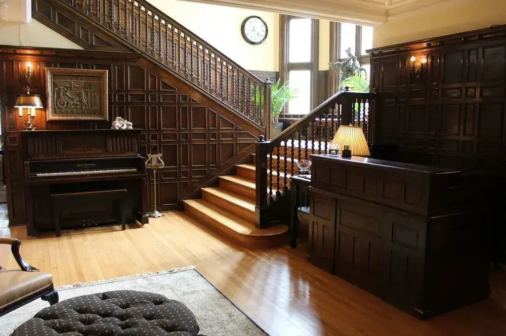 Grey Gables Inn