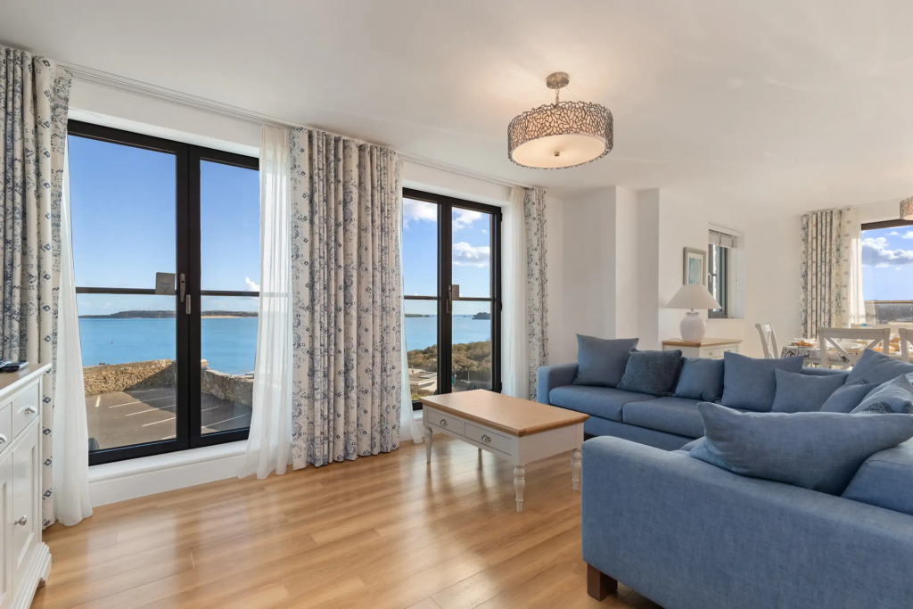 Apartment 8 Waterstone House - Luxury Apartment Sea Views Pet Friendly