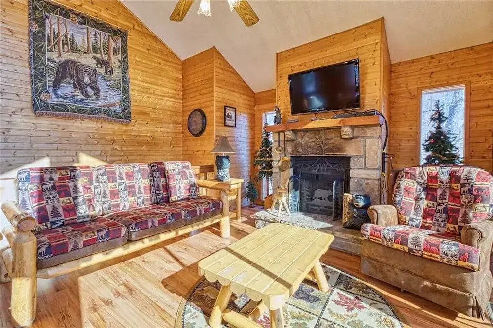 Black Bear Lookout - Two Bedroom Cabin