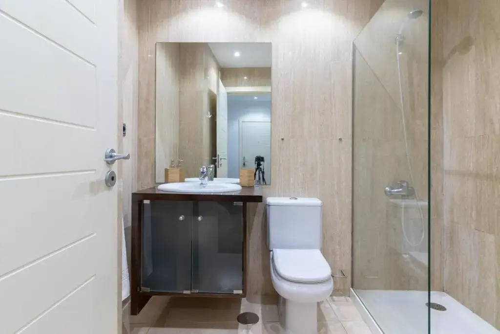 Flatguest Ramblas Golf 6c - Parking + Pool + Gym