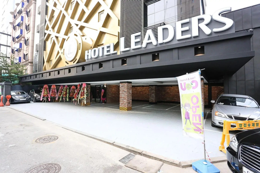 Hotel Leaders