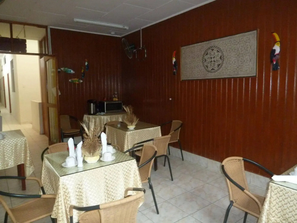 Hostal Huayruro