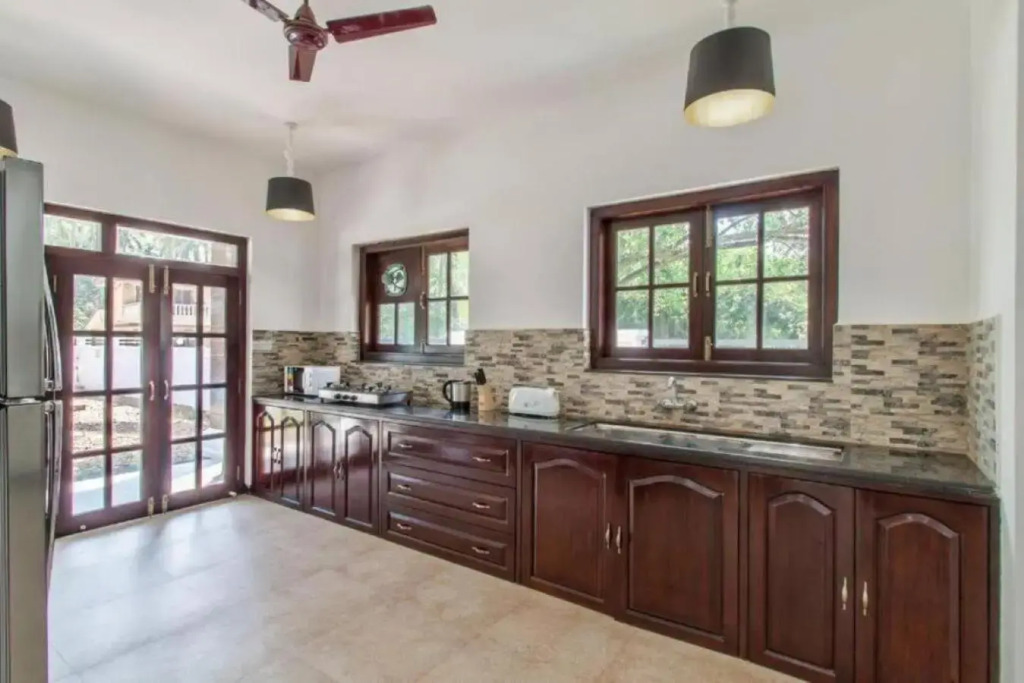 10BHK Super Luxury Villa with Private Pool