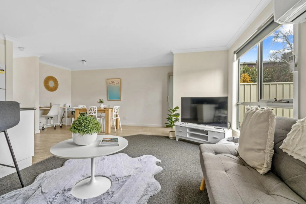 Stylish and Spacious Launceston Villa plus Free Wifi