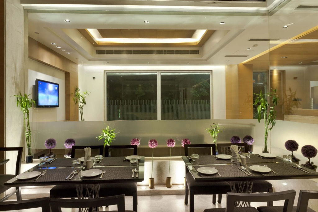 Hotel Saket 27