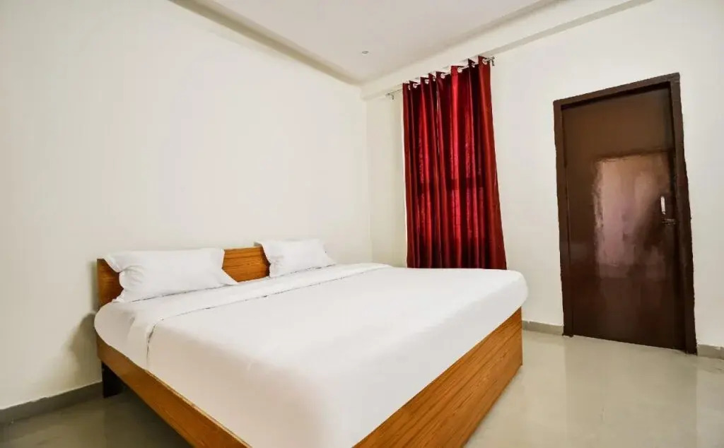 Hotel Raj Niwas by OYO Rooms
