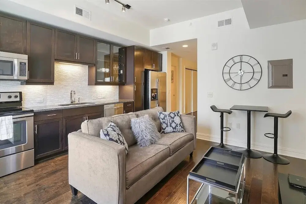 Austin Grand Studio Apartment