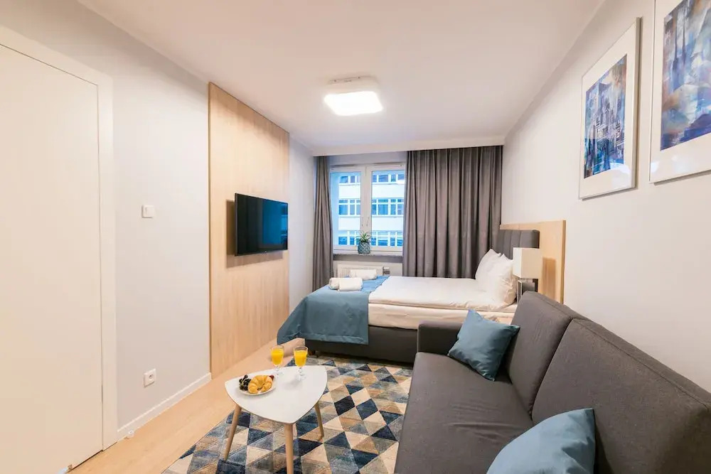 Q17 Apartments Rynek