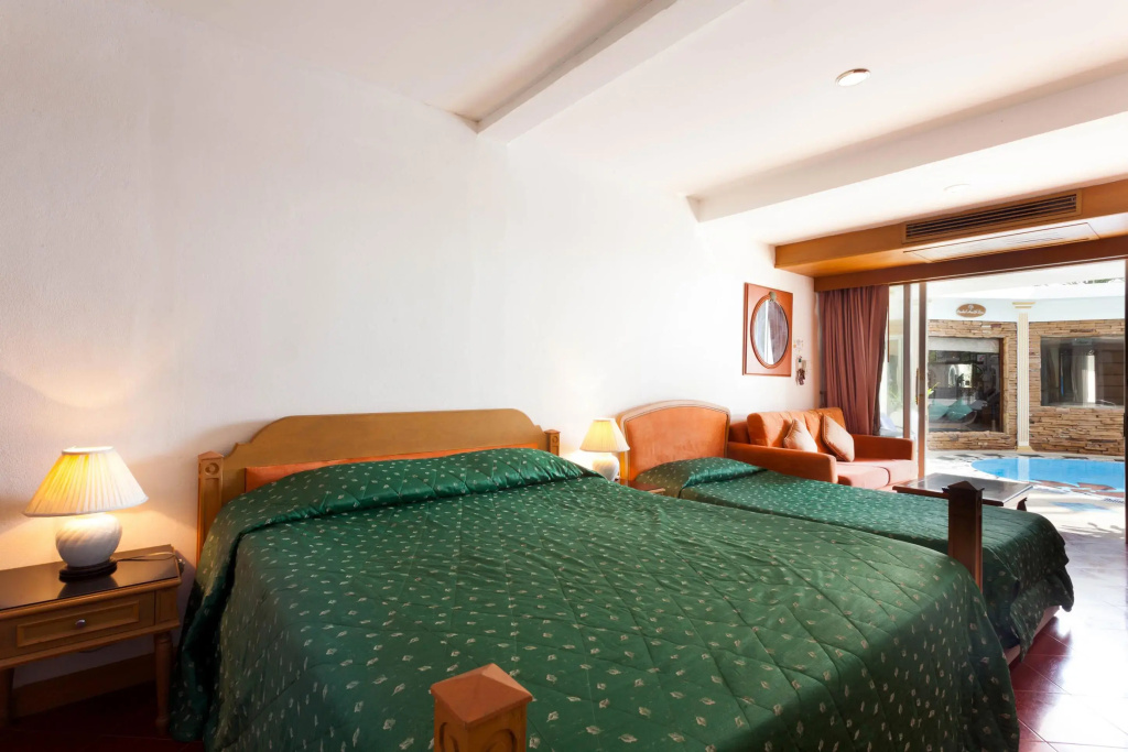 Orchid Hotel and Spa Kalim Bay