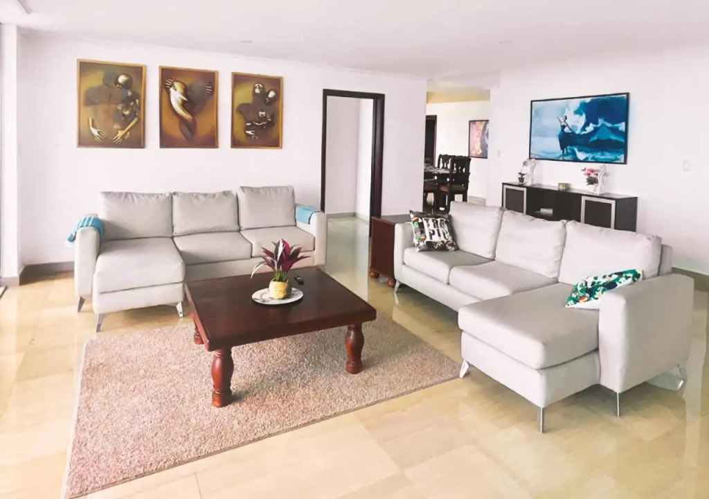Exclusive 3 BDR, Gym & Pool, SeaView, Luxury Tower