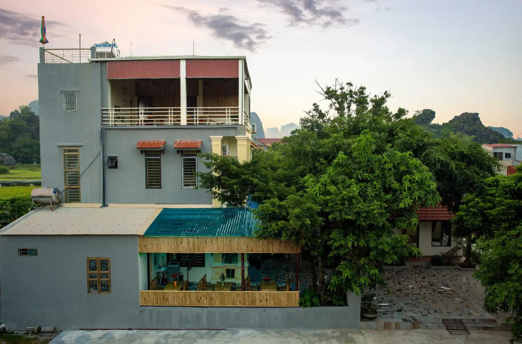 Hang Mua Central Homestay