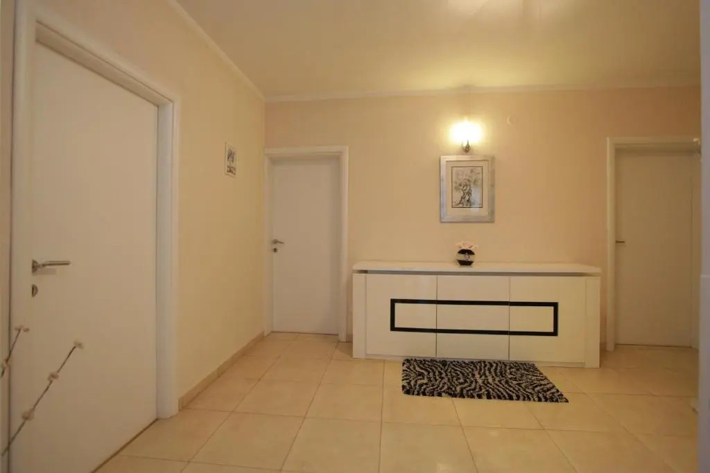 Apartments Kresan