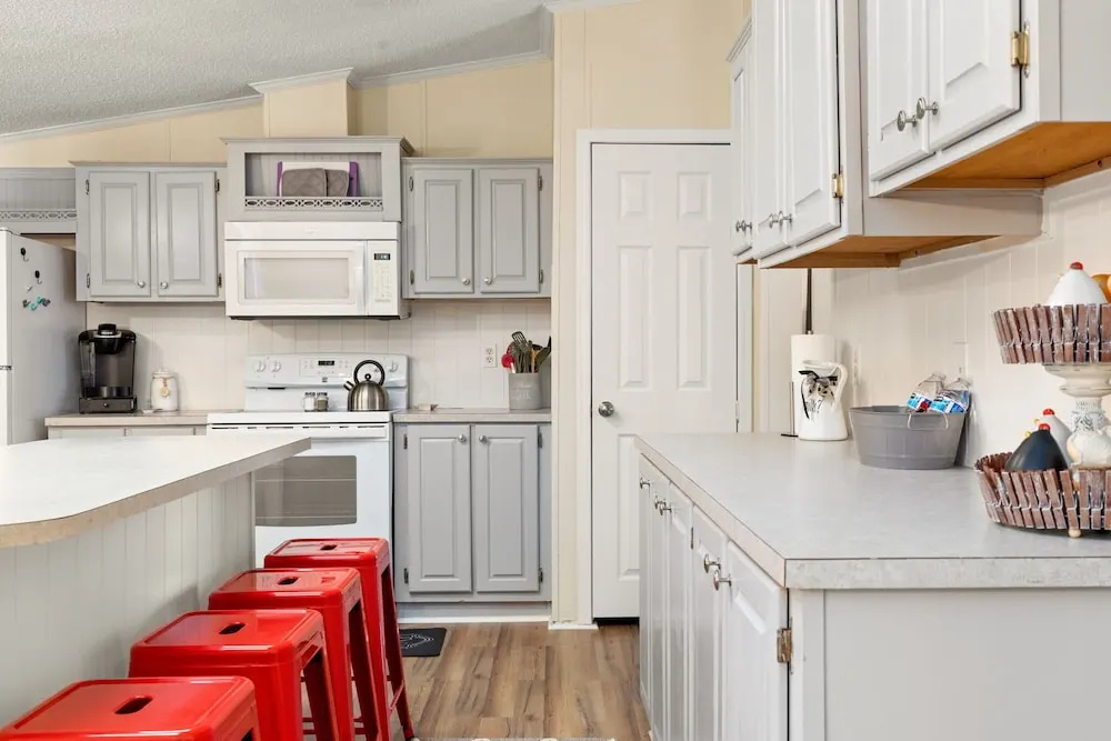 Firefly Lakehouse 3 br, 2 Bath, pet Friendly