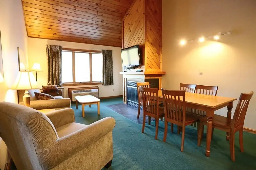 3 Bedroom Deer Park Condo on Lake and Close to Recreation Center - Dp56bw