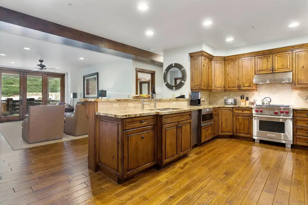 Trail's End Lodge at Deer Valley Resort - Two Bedroom Residence with Den and Spa #202 2 Condo