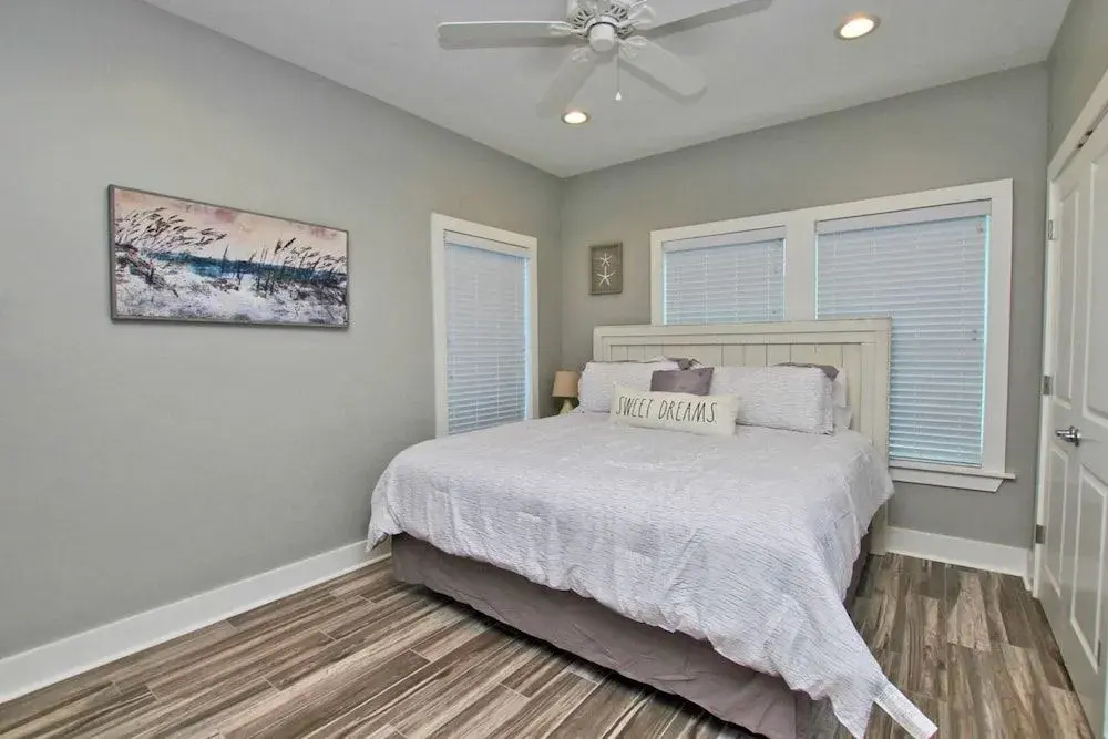 Hang 10 East Point Cottages Unit H by Youngs Suncoast