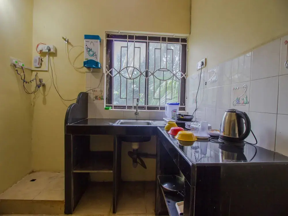 OYO 15697 Home Colorful Studio Candolim Beach