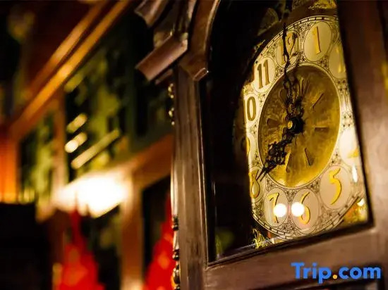 Rongfu Laozhai Hotel Close to Shichahai Scenic Area , Nanluogu Lane and Forbidden City