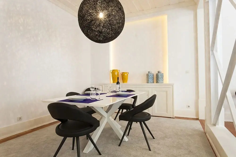 ALTIDO Elegant 3BR Apt w/workspace in Chiado