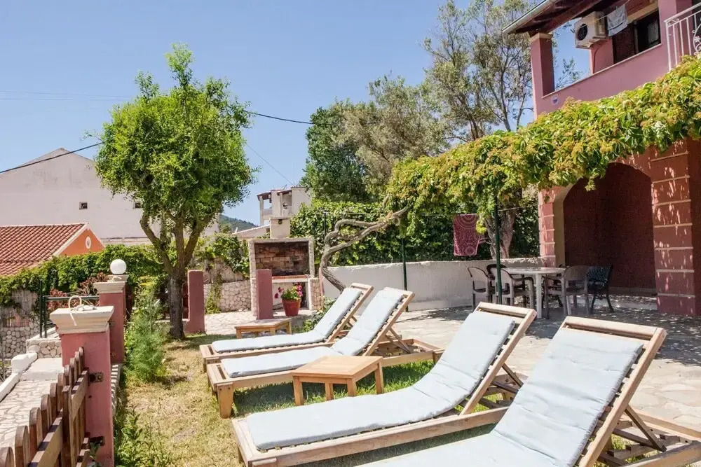 Eleana Apartments And Studios
