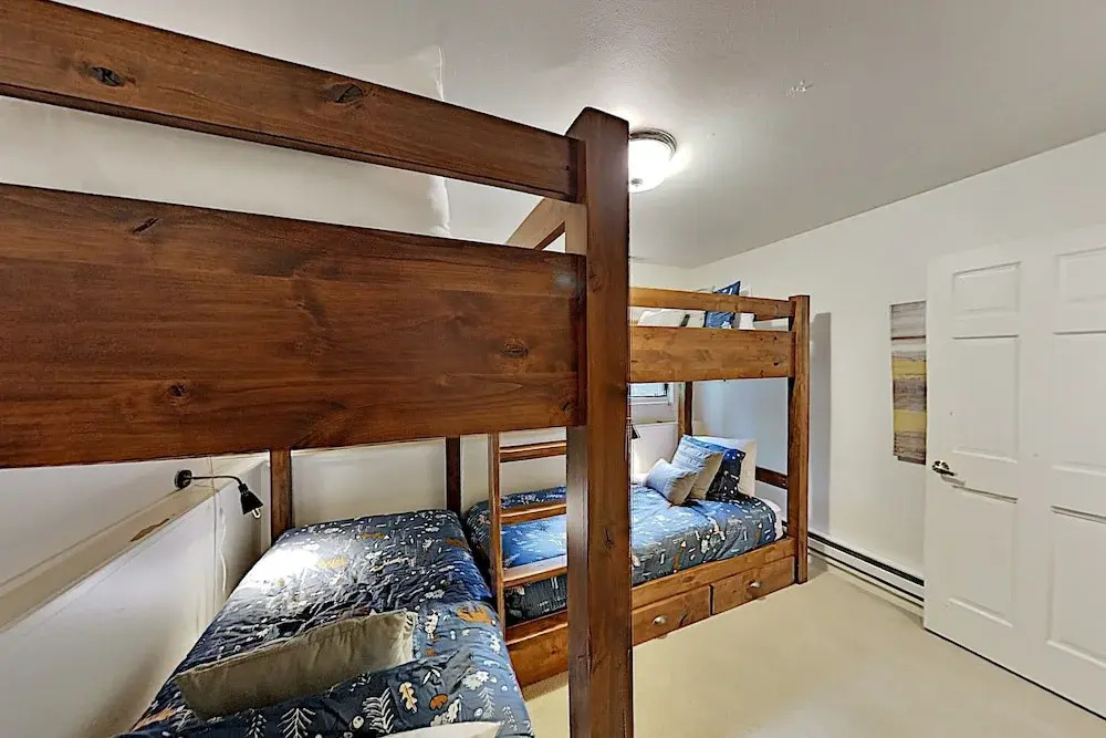 4BR 3BA Vail Duplex with 4 Floors by RedAwning
