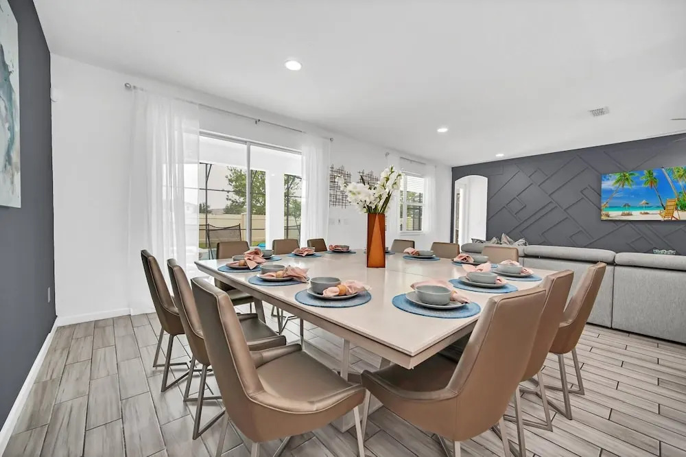 10 BR Gorgeous Home Game Room Son103