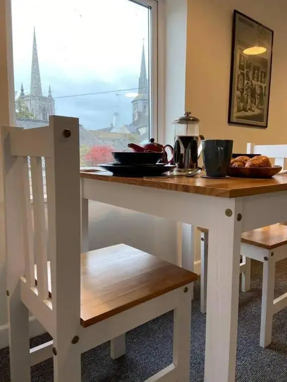 Enniskillen - TownHouse - Sleeps 6 - Parking