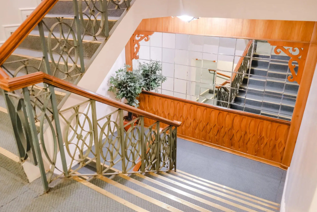 De Luxe Hotel