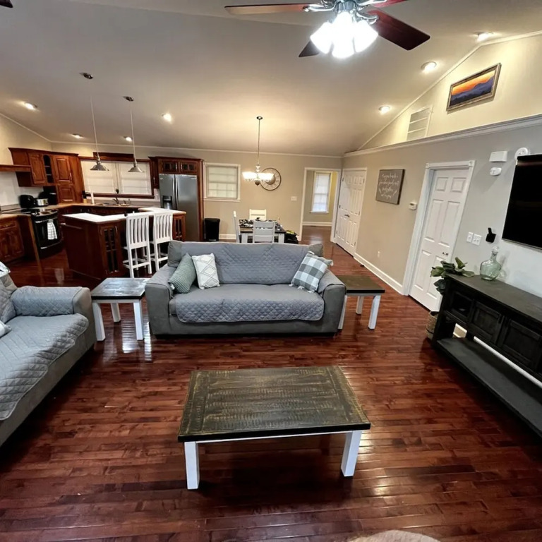 Pet Friendly Fire Pit Movie Theater Pool Sauna