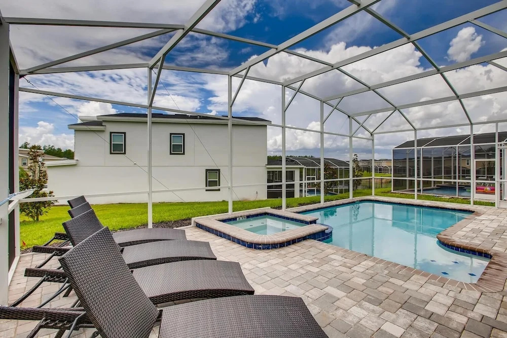 8908 CC - 6BR Luxury Home: Private Pool
