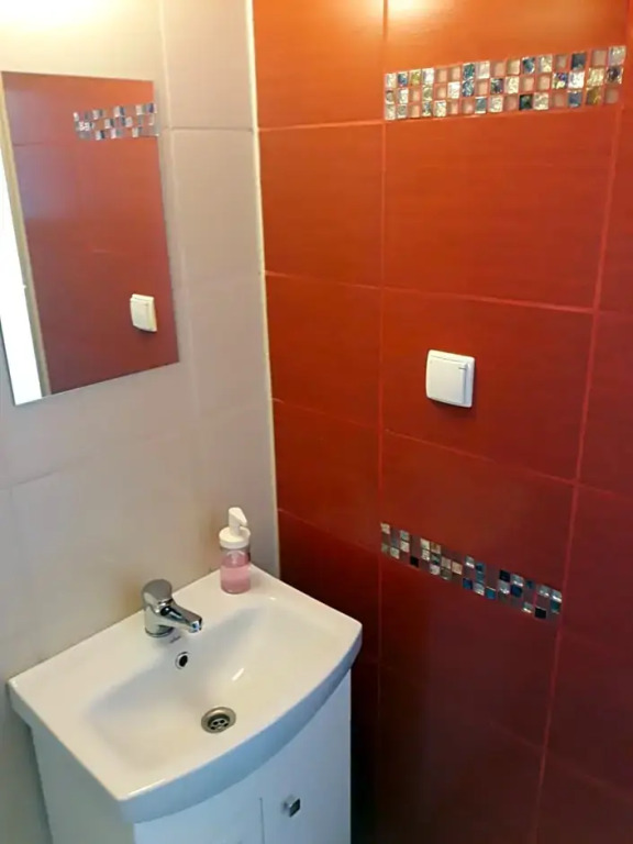 Hotelik Okęcie 39 - Nocleg i Parking Blisko Lotnisko Okęcie