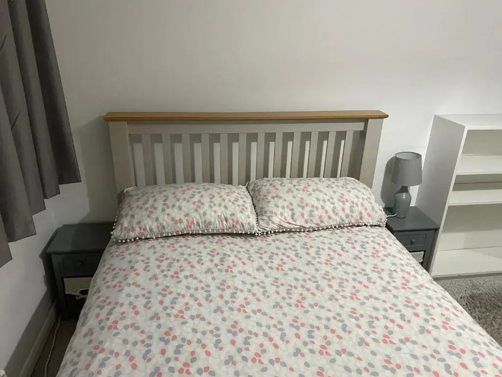 Luxury 2 bedrooms fully equipped Apartment with garden, Free Parking, Free Wifi & Netflix