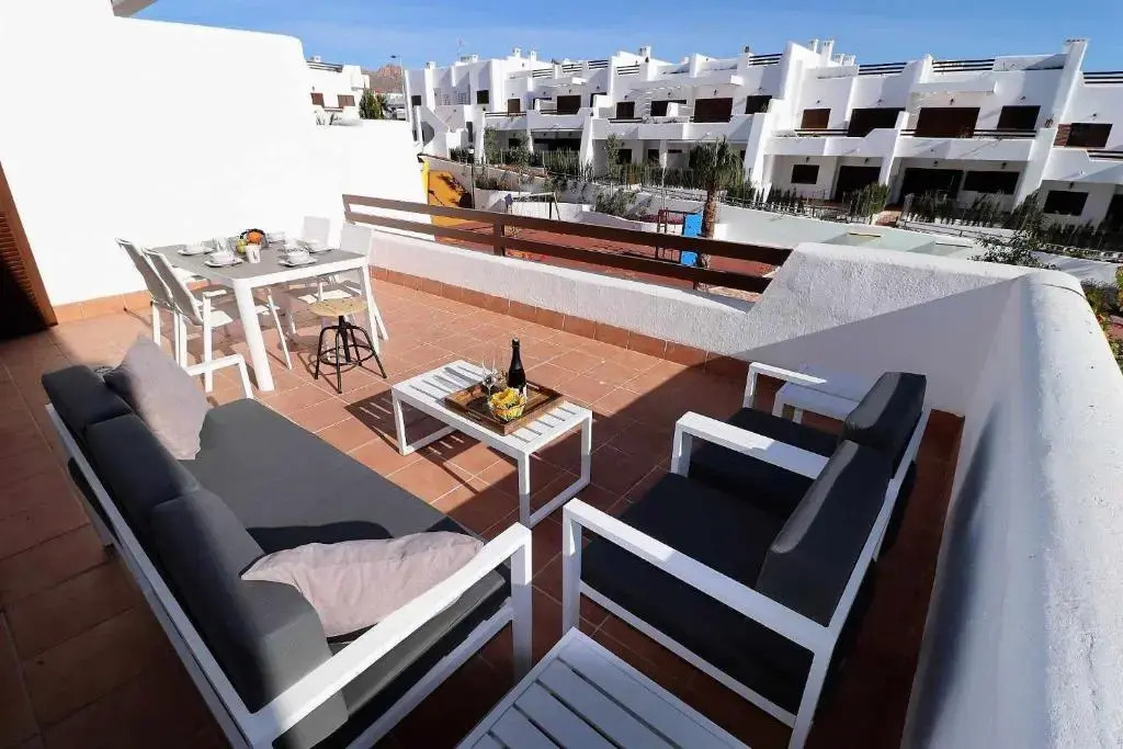 Marysol apartamento de lujo balcón azotea piscina comun a la playa