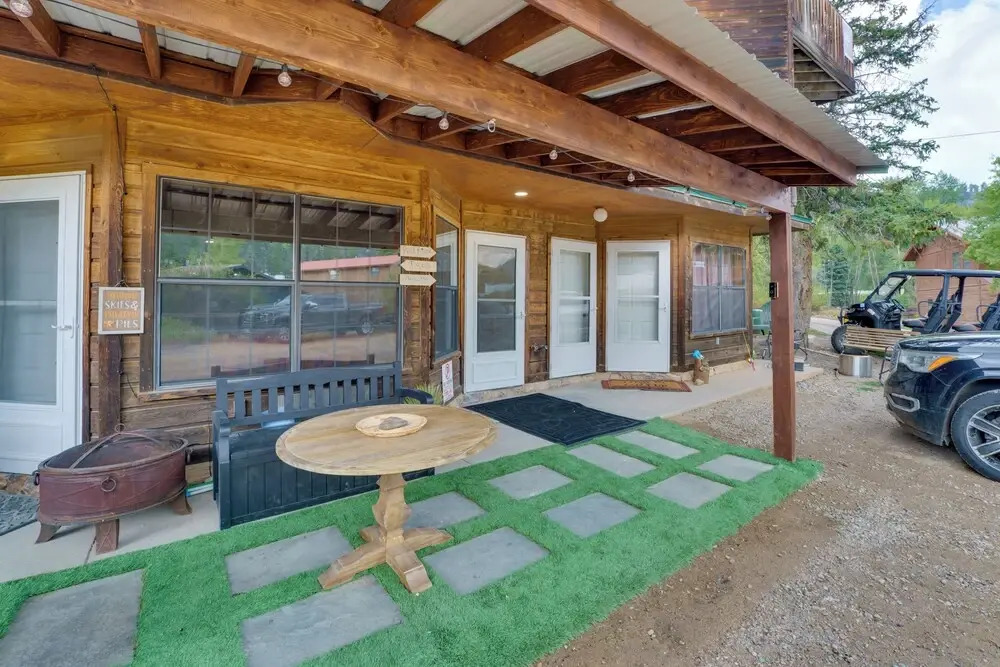 Ski Slope & Mtn Views: Waterfront Red River Studio