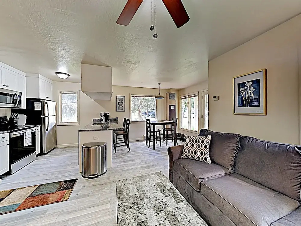 New Listing! Ski - Walk To Resort Base 1 Bedroom Condo