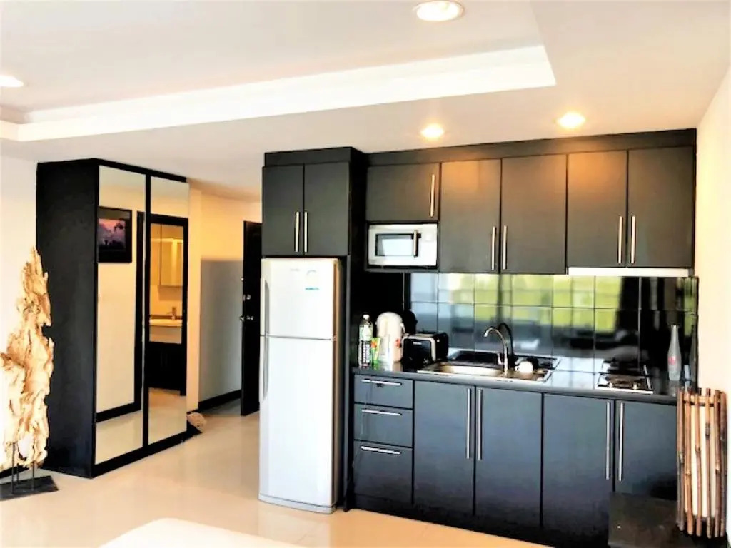 Large Studio with Balcony - TW Platinum Suites, Jomtien