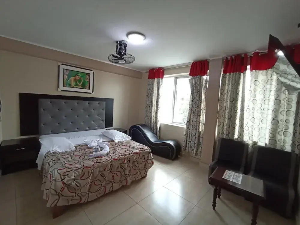 Colonial Suite
