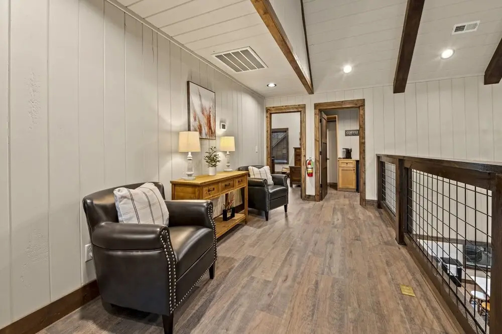 Splash Villa 6 Bedroom Home by Redawning