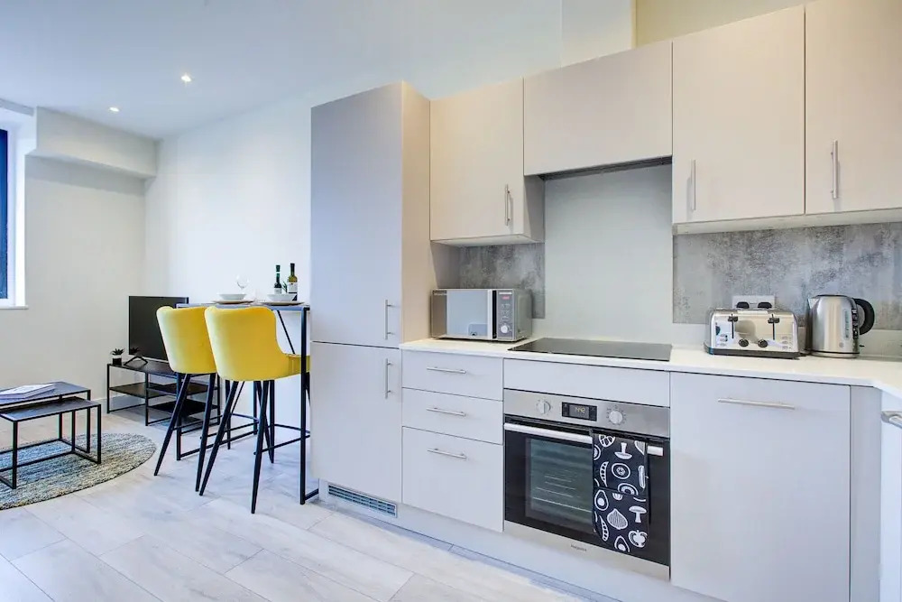 Beautiful 1-bed Apartment in Cheam, Sutton