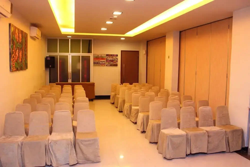 Airy Panakkukang Adhyaksa Baru 18 Makassar