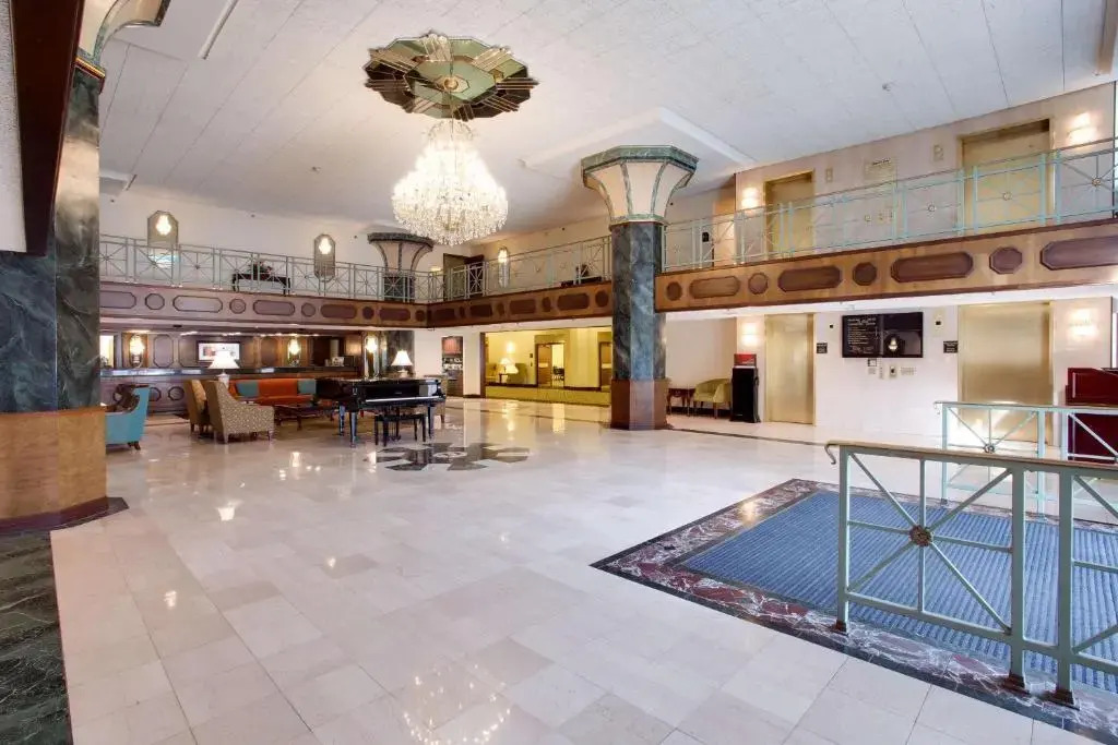 Drury Inn & Suites St. Louis Convention Center