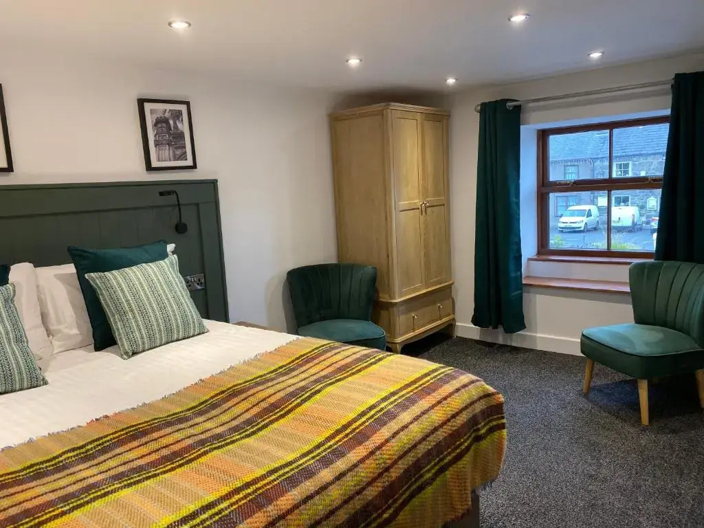 The Golden Fleece Inn