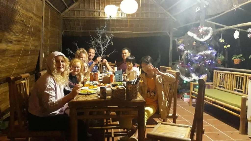 Lakeview Villa Homestay